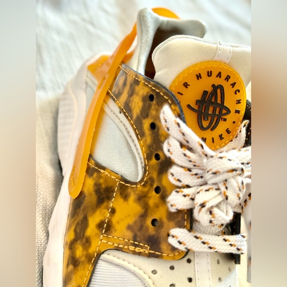 Nike Shoes - Nike Air Huacrache - Tortoise Shell